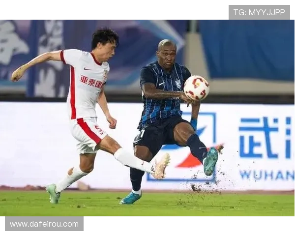 武汉三镇签委国脚卡迪斯两年