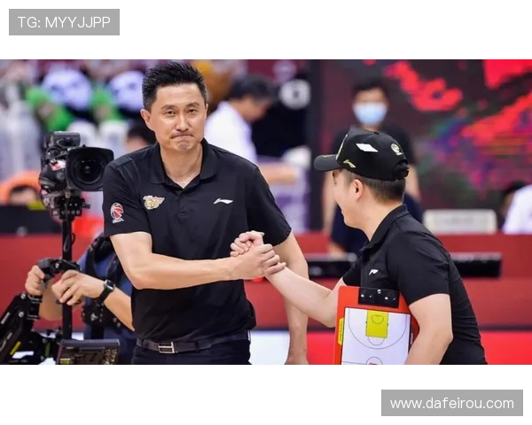 杜锋缺席外教4改变获赞 徐杰崔永熙被激活 杜锋缺席外教4改变获赞 徐杰崔永熙被激活